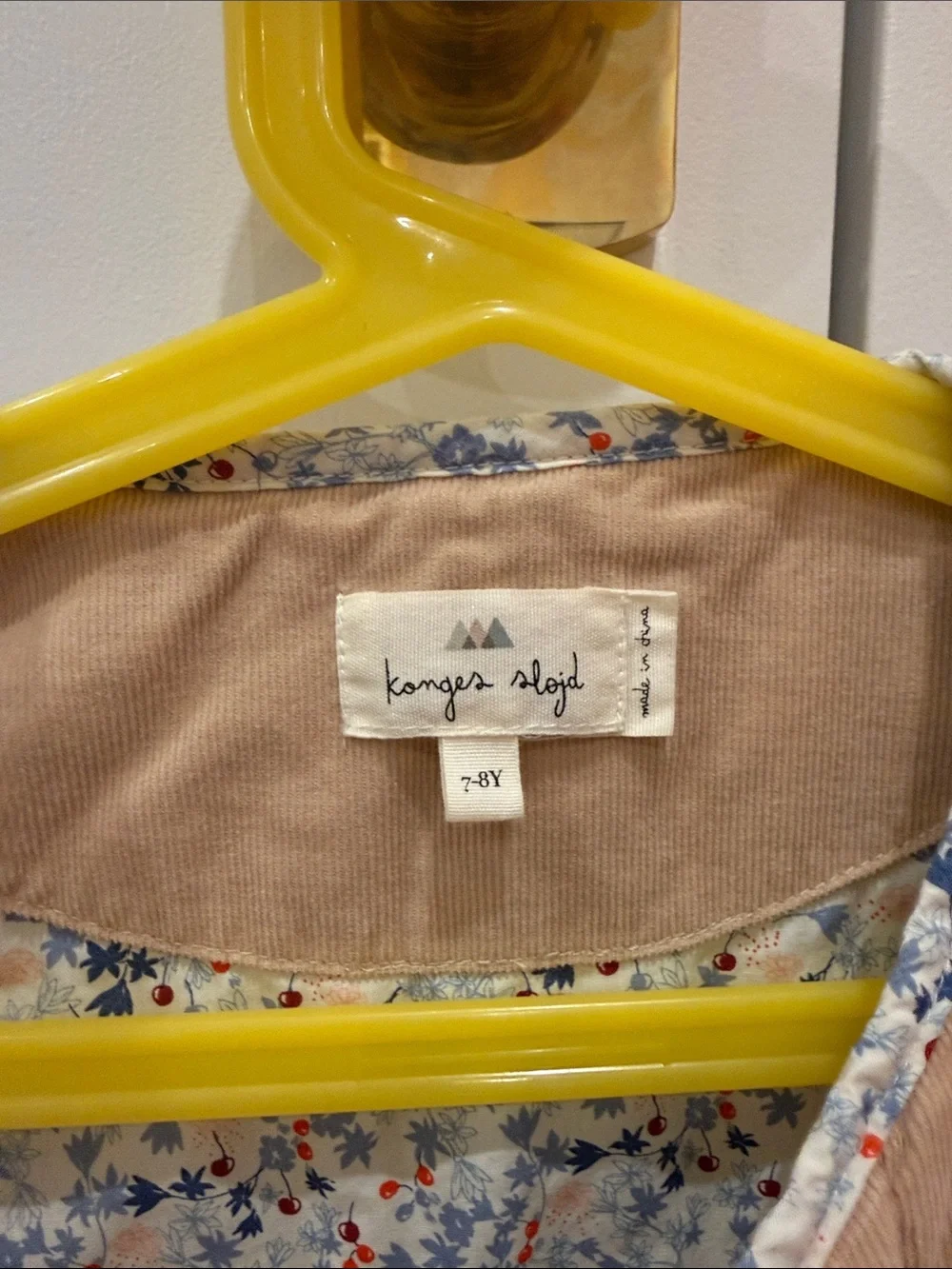 Quilted corduroy Kids Vest in pinkish beige with Floral Trim konges slojd